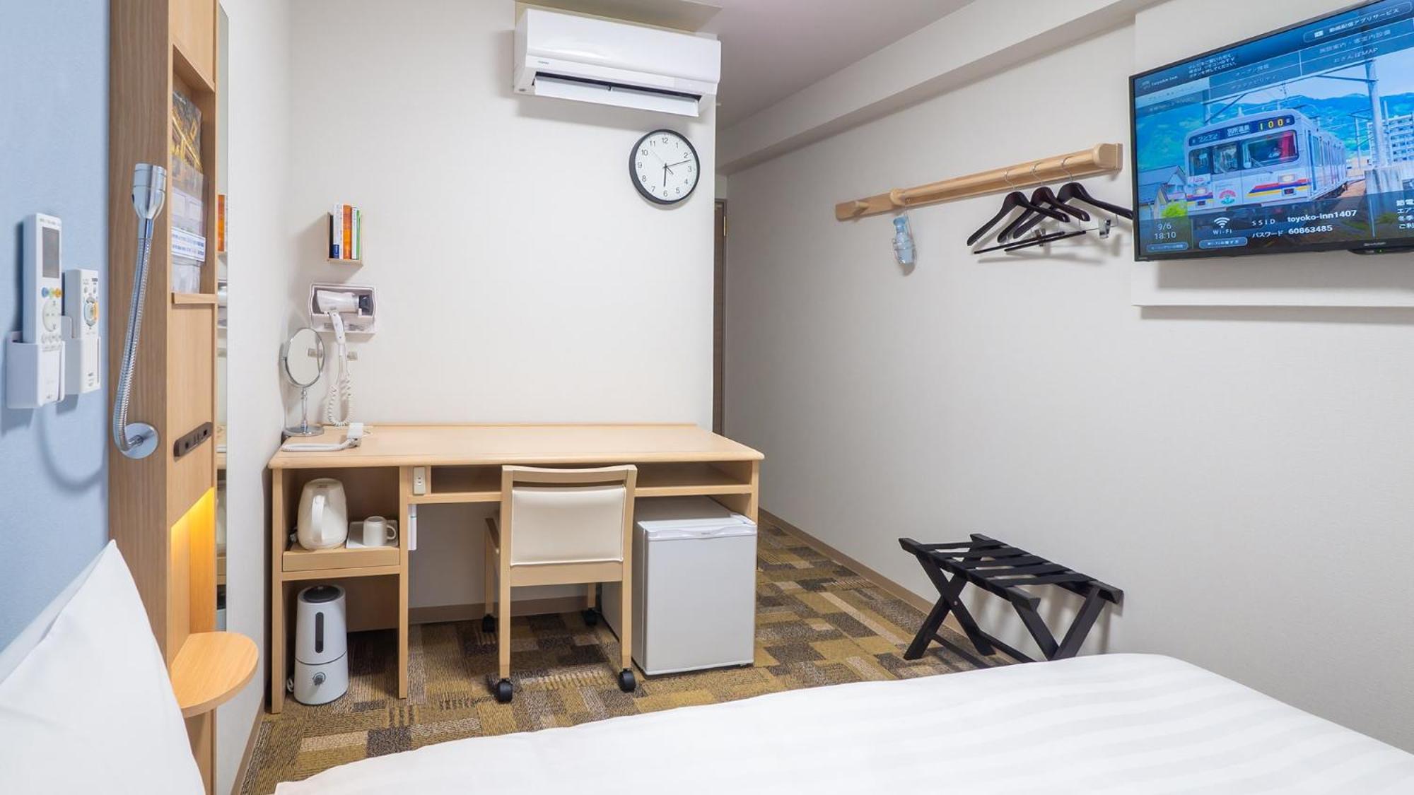 Toyoko Inn Higashi-Osaka Room photo