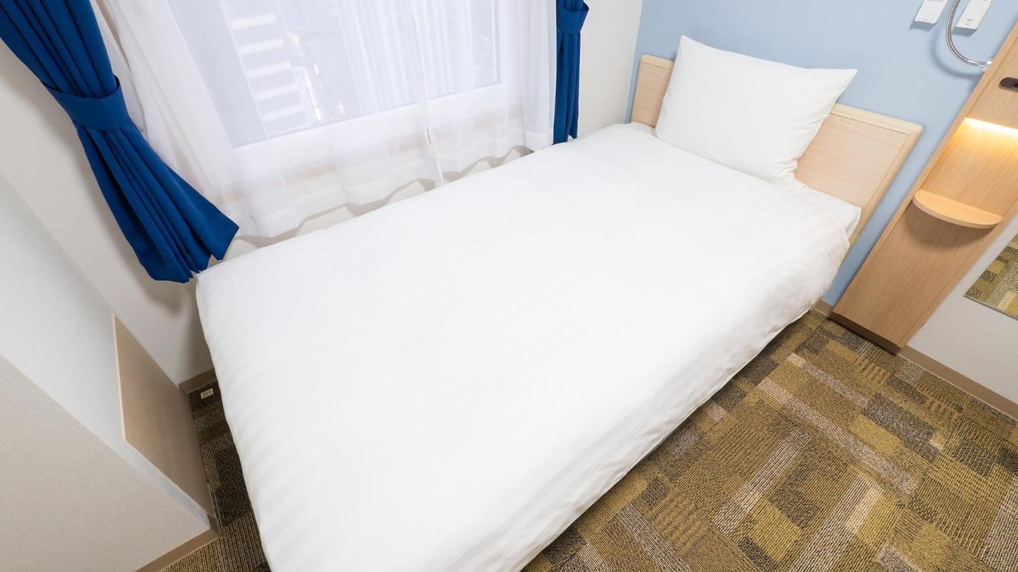 Toyoko Inn Higashi-Osaka Room photo